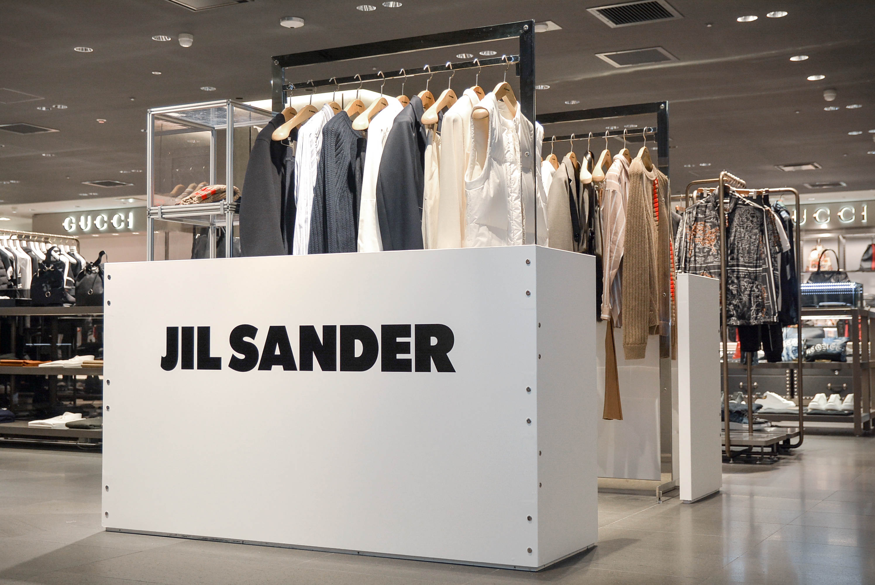 ポジティブな人間の未来をレイヤードスタイルで表現した＜JIL SANDER