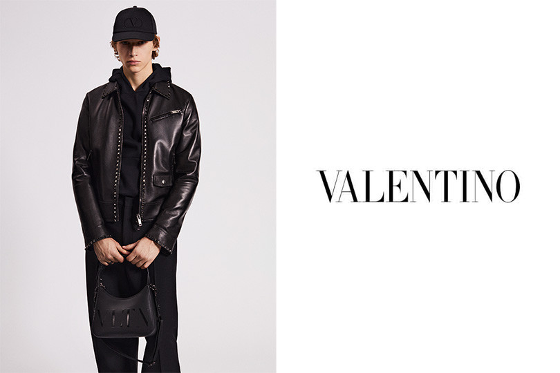 VALENTINO ブラック ハット 2022年モデル-